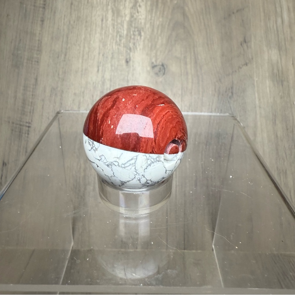 Pokémon Pokeball Howlite & Red Jasper Crystal Stone Sphere Orb - Picture 6 of 7